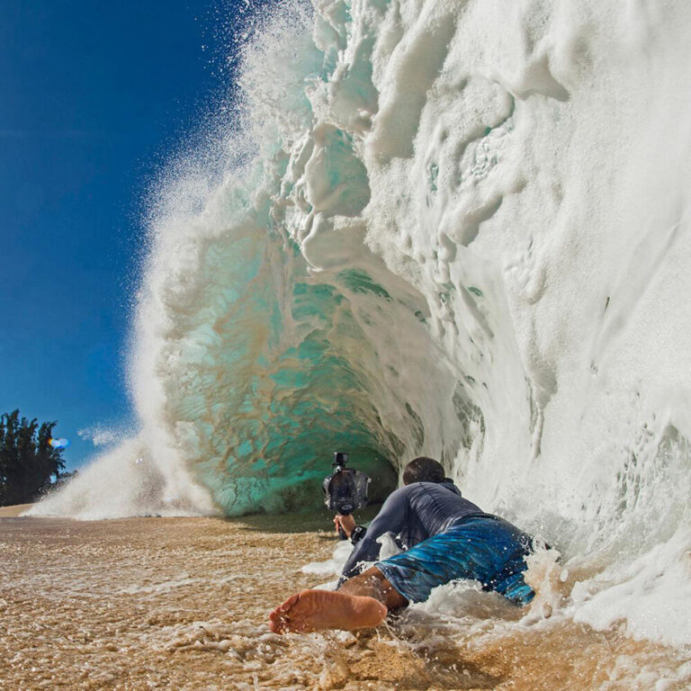 Wave Photography Legends, Shooting the Curl