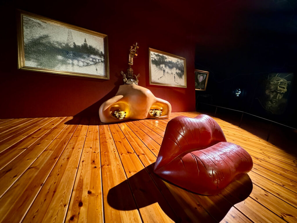 Dalí Theatre-Museum Figueres
