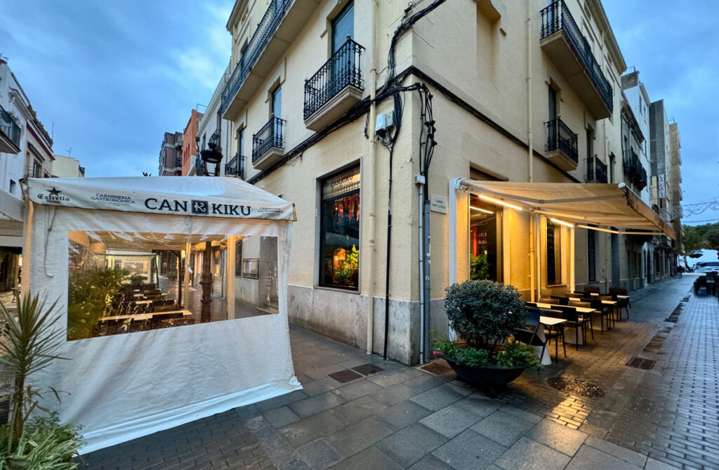 Can Kiku Cafe Restaurant