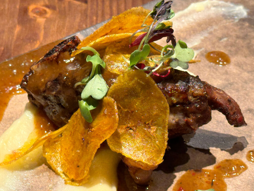 Can Kiku Cafe Restaurant